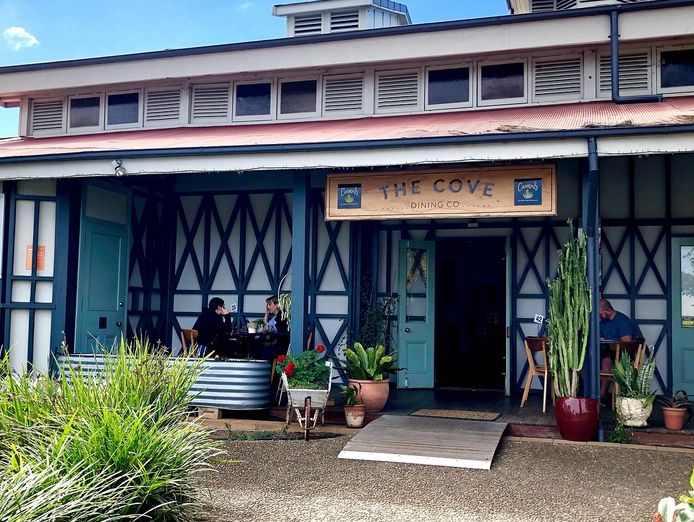 abbtsford-indoor-outdoor-garden-cafe-on-the-great-northern-road-peninsula-4