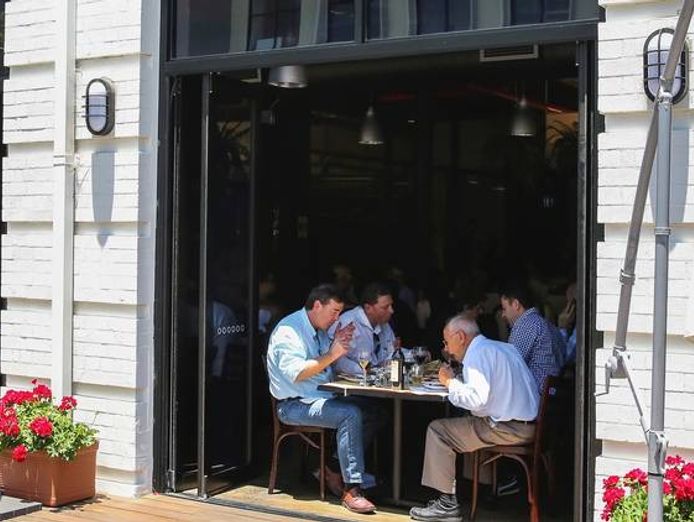 italian-wood-fired-pizza-restaurant-kiosk-120-seats-rosebery-7