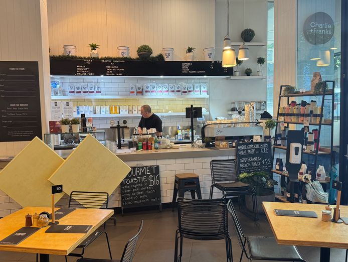 licensed-lunch-time-cafe-north-sydney-walker-street-3