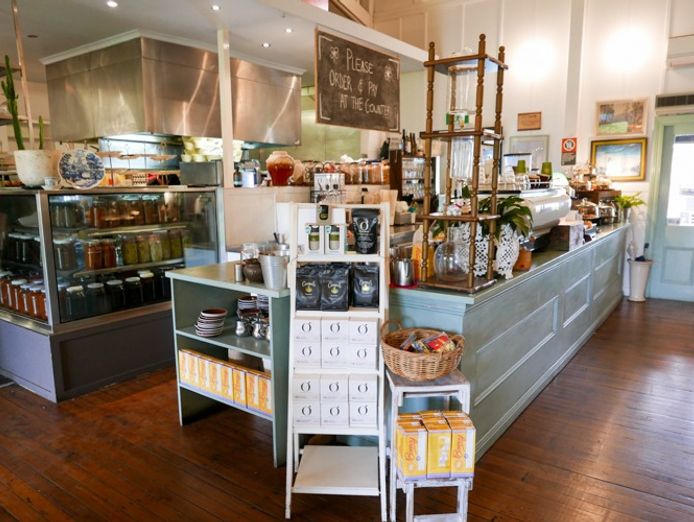 abbtsford-indoor-outdoor-garden-cafe-on-the-great-northern-road-peninsula-8