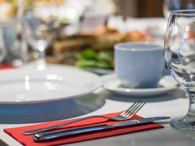 own-a-thriving-restaurant-right-by-the-water-2
