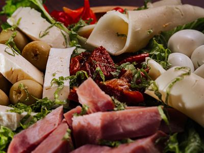 gourmet-eatery-amp-deli-lifestyle-location-0