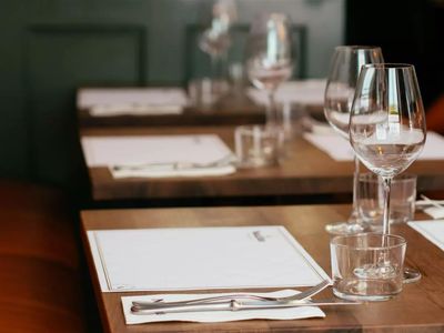 own-a-thriving-restaurant-right-by-the-water-3