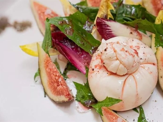own-a-thriving-restaurant-right-by-the-water-4