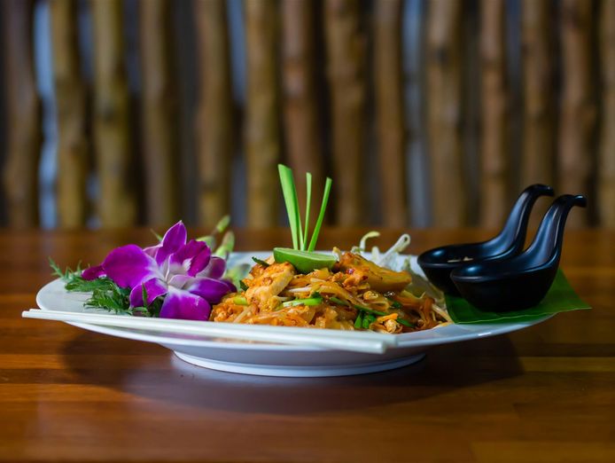 licensed-authentic-thai-restaurant-in-southport-chinatown-0
