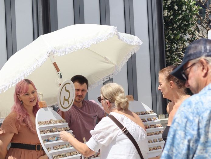 are-you-hands-on-amp-love-events-management-brisbane-based-0