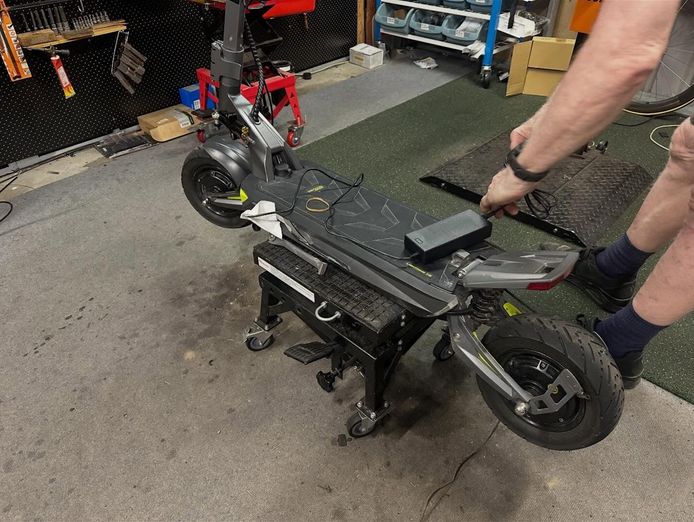 cycling-enthusiasts-20year-business-in-lifestyle-locale-4
