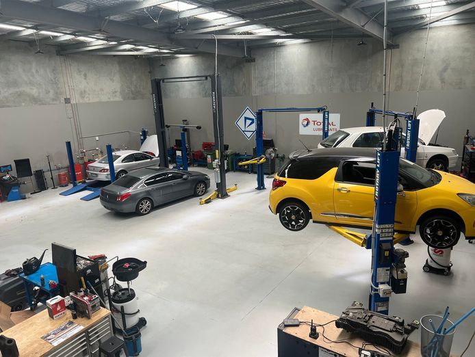 automotive-amp-air-conditioning-specialist-mechanical-workshop-0