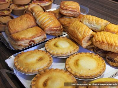 seaside-bakery-with-strong-local-tourist-trade-0