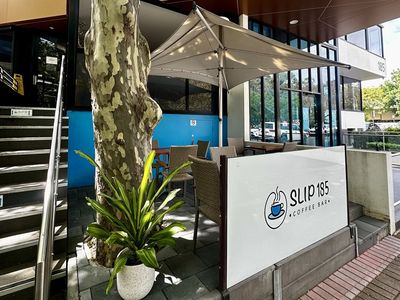 slip-185-coffee-bar-0