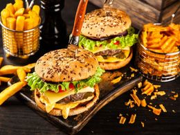 Well Equipped Burger Restuarant -Prime Corner Location- Enormous Upside