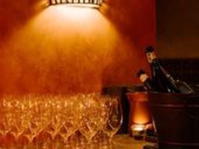 trendy-well-equipped-restuarant-short-hours-20k-plus-pw-6-months-rent-free-5
