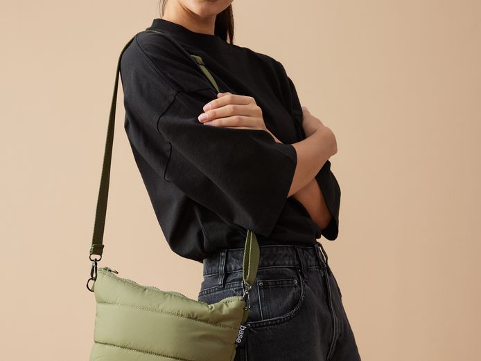 established-ecommerce-wholesale-accessories-bags-499k-plus-sav-200k-profit-2