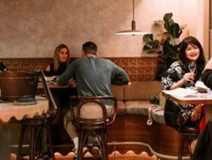 trendy-well-equipped-restuarant-short-hours-20k-plus-pw-6-months-rent-free-4