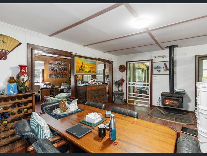 price-reduction-lovely-10-5-hectare-farm-15-minutes-from-sunny-coast-2