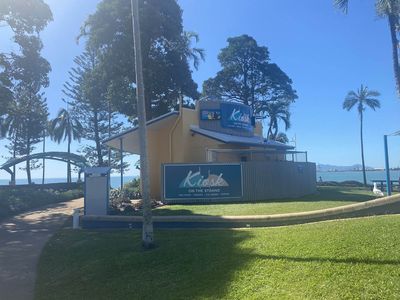 kiosk-on-the-strand-fish-chips-takeaway-townsville-0