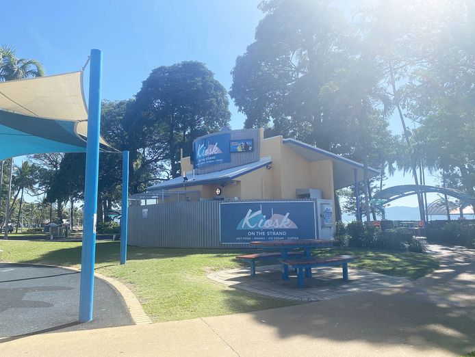 kiosk-on-the-strand-fish-chips-takeaway-townsville-1