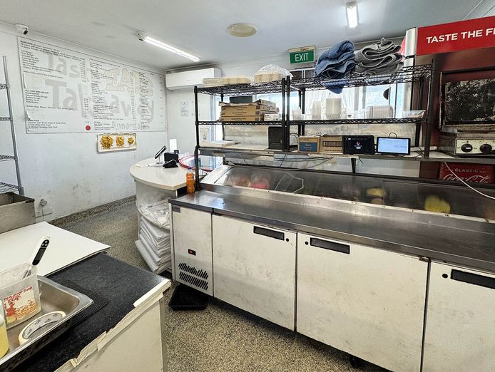 tasty-eats-takeaway-fish-chips-townsville-2