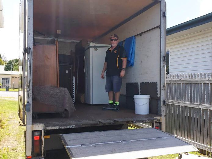 handy-truck-townsville-furniture-removals-2