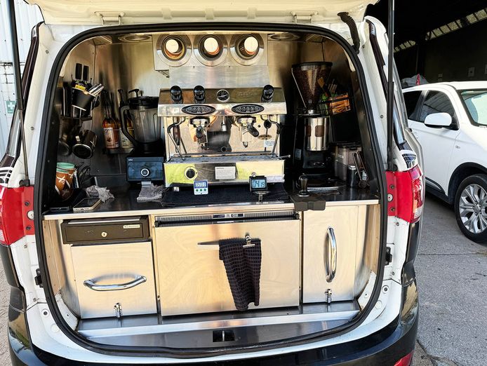 xpresso-mobile-cafe-coffee-van-franchise-townsville-3