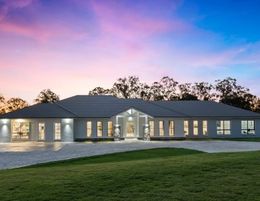 Award-winning Designer and Builder of Residential Homes