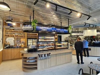 rare-hospitality-opportunity-full-cafe-space-make-it-your-own-0