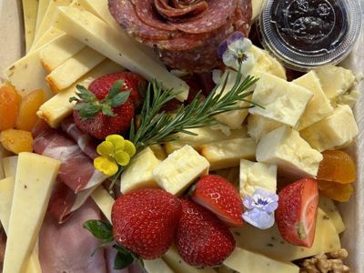 for-sale-excellent-deli-huge-passing-trade-not-a-cent-to-spend-nsw-0
