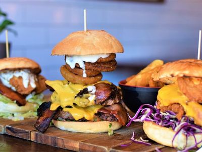 turnkey-chicken-burger-shop-low-hours-prime-position-0