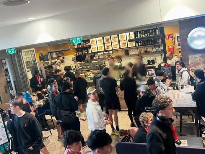 bondi-beach-cafe-for-sale-opposite-beach-close-to-woolies-0