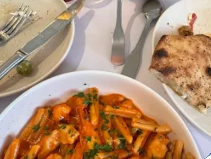 stunning-sydney-harbour-views-restaurant-for-sale-in-eastern-suburbs-0