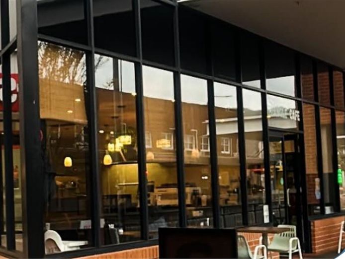 high-exposure-cafe-location-outside-major-shopping-centre-with-coles-0