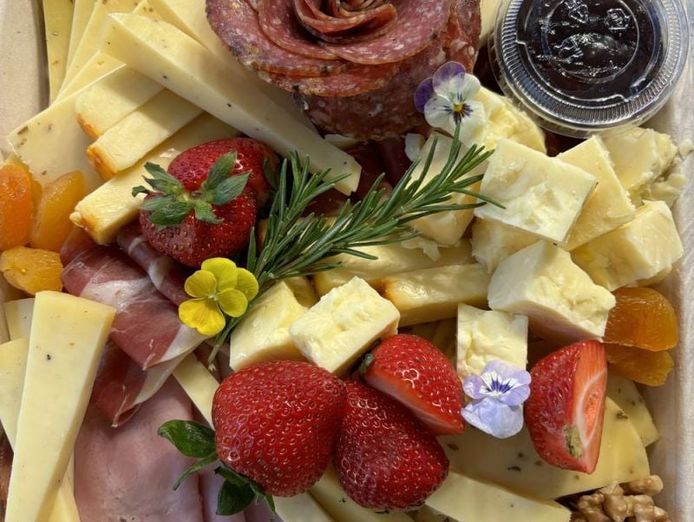 for-sale-excellent-deli-huge-passing-trade-not-a-cent-to-spend-nsw-0