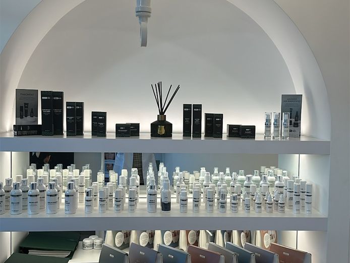 established-laser-amp-skin-clinic-prime-location-enquire-0