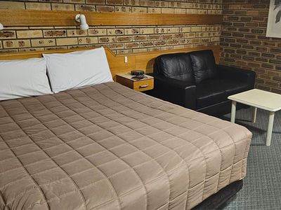 motel-leasehold-for-sale-north-west-nsw-region-major-administrative-centre-7