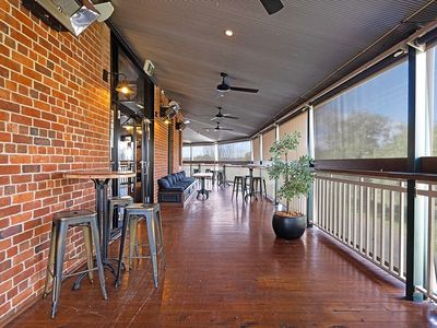 freehold-hotel-for-sale-by-eoi-railway-hotel-parkes-9