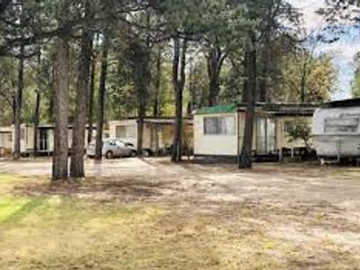 well-presented-caravan-park-riverina-district-new-south-wales-1