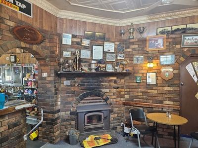 freehold-hotel-for-sale-drovers-dog-tavern-5