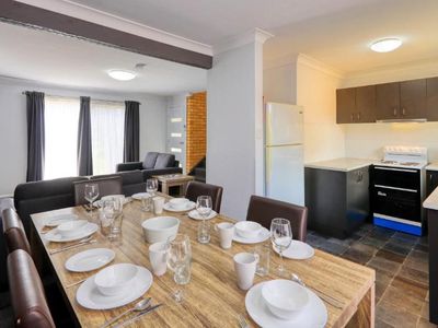 motel-amp-serviced-apartments-leasehold-for-sale-stunning-presentation-hilltop-6