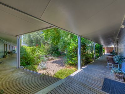 stunning-freehold-accommodation-in-bright-victoria-8