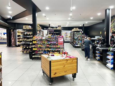 liquor-amp-supermarket-hills-district-north-west-4