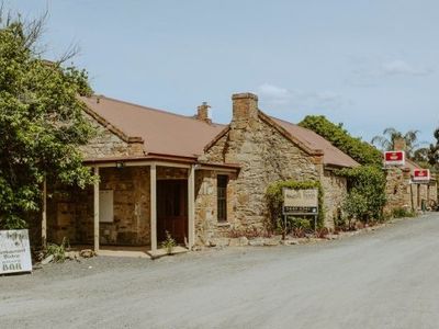 freehold-hotel-for-sale-plus-adjoining-land-pratty-39-s-patch-maiden-gully-vic-0