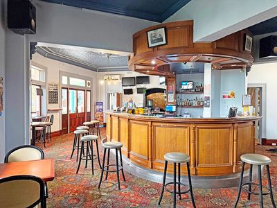 freehold-hotel-for-sale-albion-hotel-grenfell-3