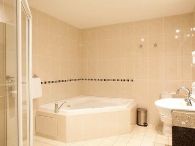 freehold-motel-in-mid-north-coast-for-sale-5