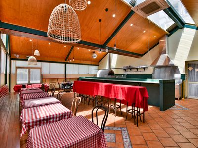 leasehold-hotel-for-sale-crowne-hotel-orange-nsw-1