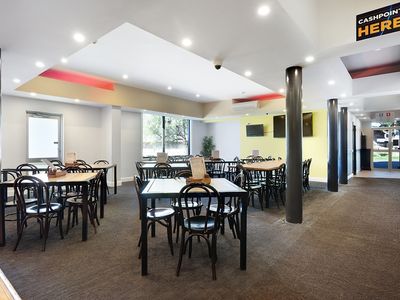 freehold-hotel-for-sale-by-eoi-railway-hotel-parkes-3