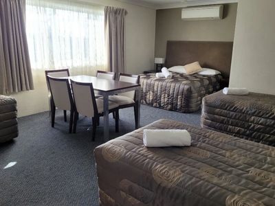 freehold-motel-for-sale-titania-motel-oberon-2