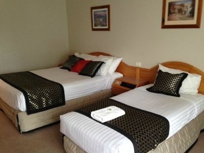 leasehold-for-sale-in-young-3