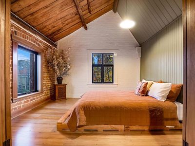 fully-renovated-immaculate-presentation-amp-historic-charm-exceptional-motel-pr-7