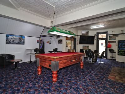 freehold-hotel-for-sale-by-eoi-australian-hotel-cowra-7