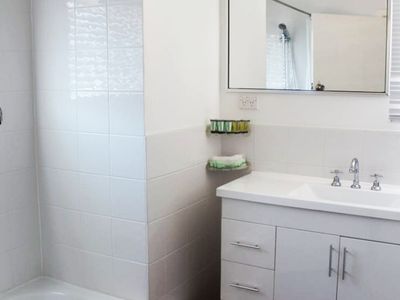 motel-freehold-including-fully-furnished-4-bedroom-house-3